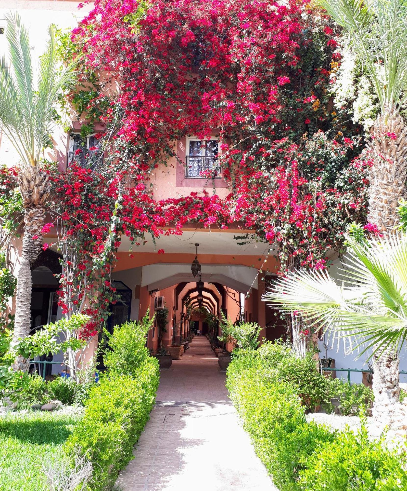 Riad With 3 Swimming Pools 마라케시 외부 사진